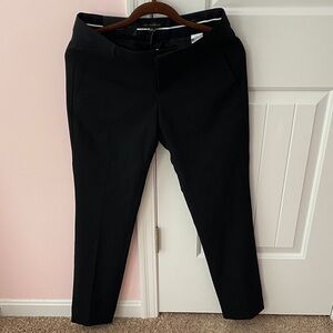 Women’s Banana Republic Ryan mid rise slim fit through hip & thigh straight leg.